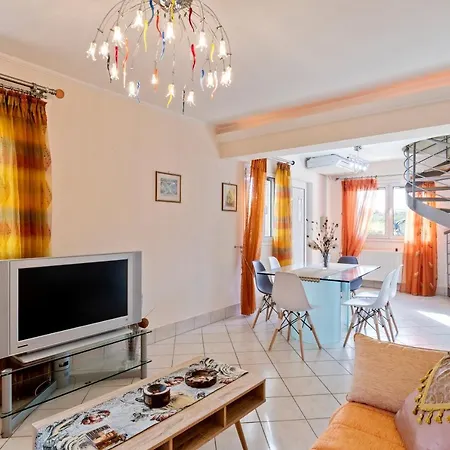 Вилла Stilvi Ii - α Full Of Positive Energy House *