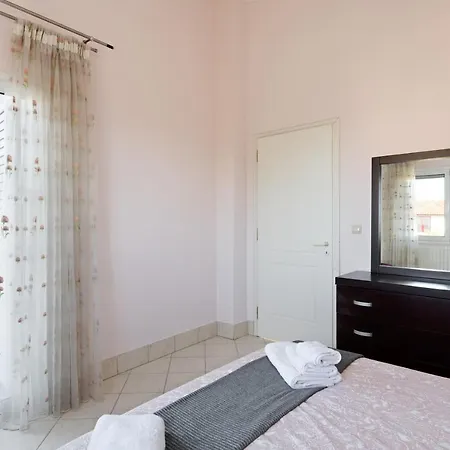 Stilvi Ii - α Full Of Positive Energy House Халкида